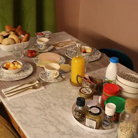 Arthur And James Bed & Breakfast *